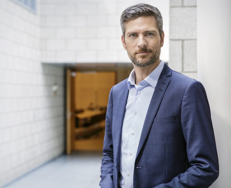 NORDDEUTSCHER RUNDFUNK
Ingo Zamperoni
Ingo Zamperoni, Moderator der Nachrichtensendung Tagesthemen
© NDR/Christian Spielmann, honorarfrei - Verwendung gemäß der AGB im Rahmen einer engen, unternehmensbezogenen Berichterstattung im NDR-Zusammenhang bei Nennung "Bild: NDR/Christian Spielmann" (S2), NDR Presse und Information/Fotoredaktion, Tel: 040/4156-2306 oder -2305, pressefoto@ndr.de